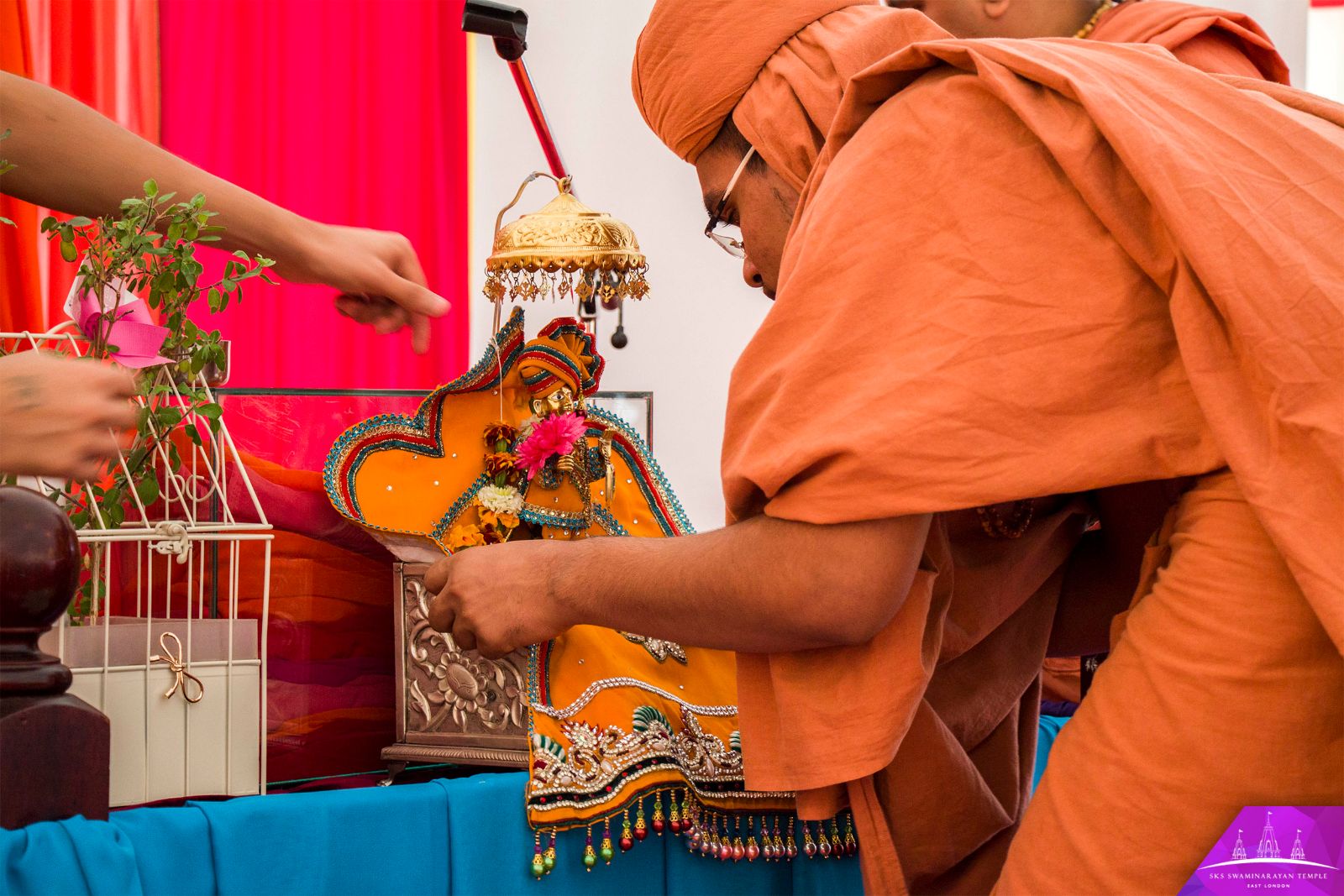 ©1987-2017 SKS Swaminarayan Temple East London